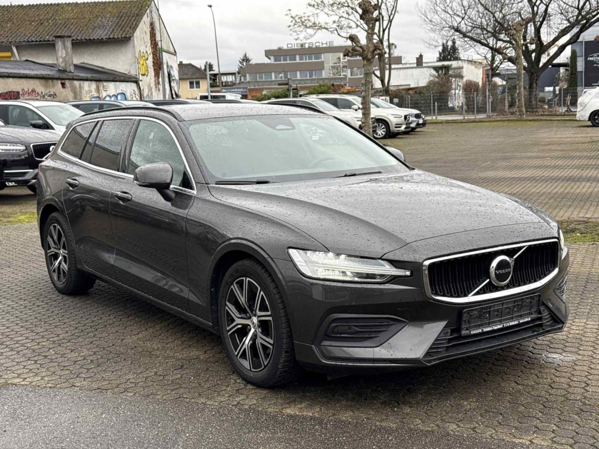 Volvo V60 2022